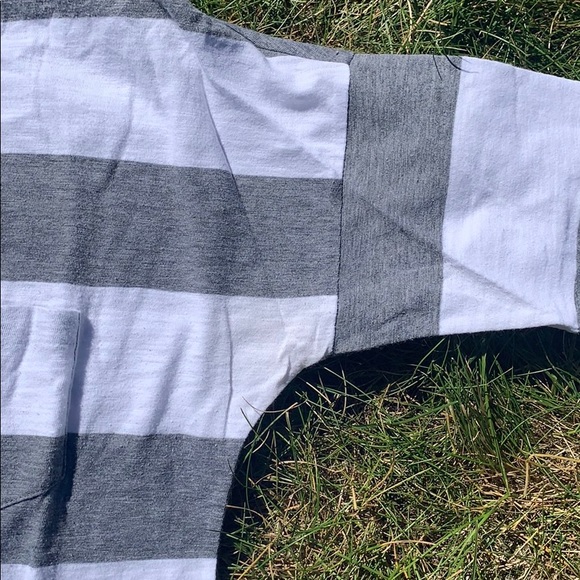 Abercrombie & Fitch Tee - Picture 3 of 7